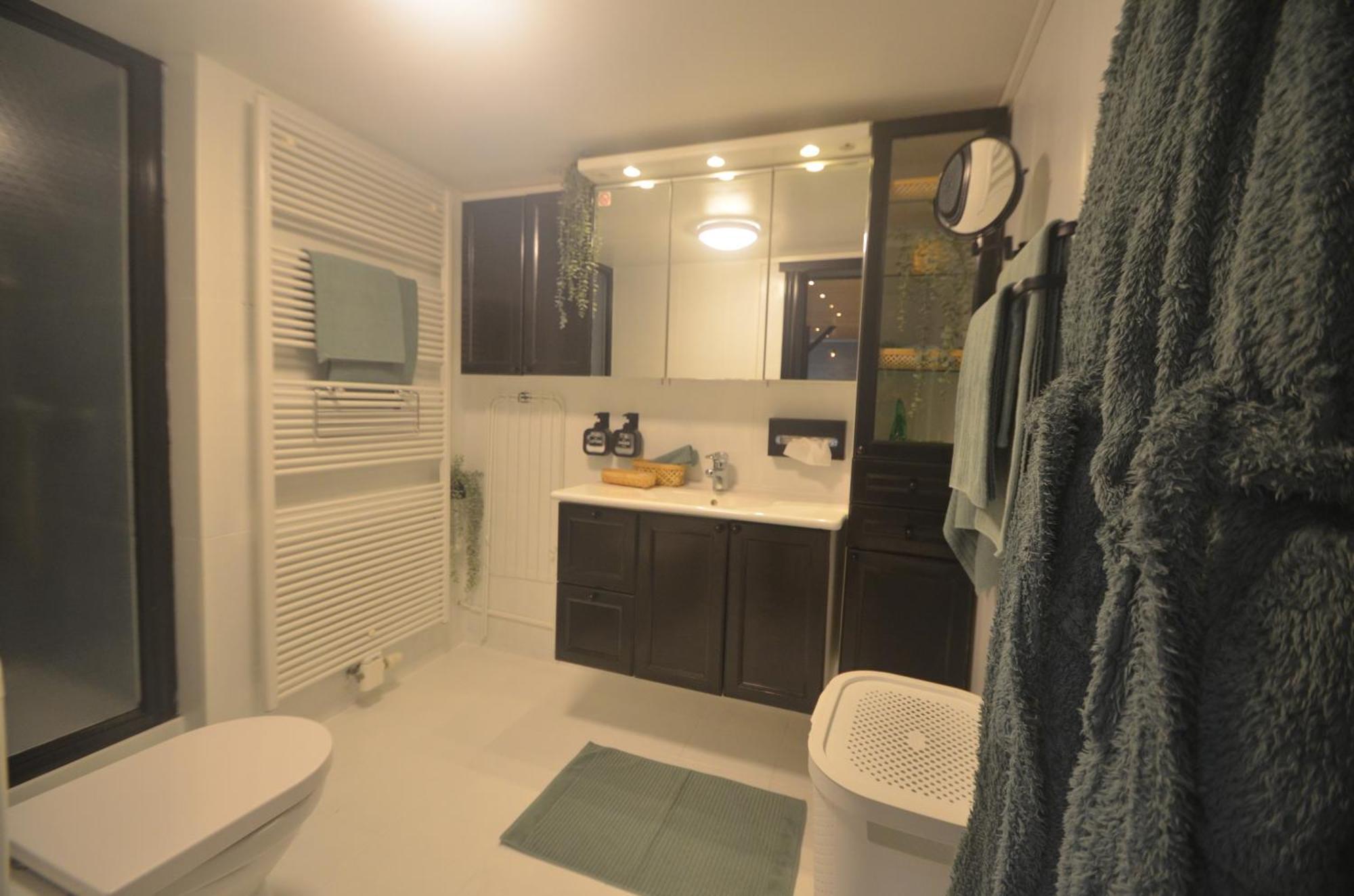 Holiday home Sea-renity 23 Met Sauna En Jacuzzi *